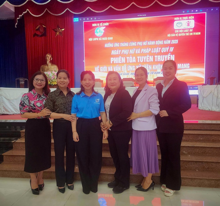 Học sinh được tuyên truyền pháp luật về văn hoá ứng xử trên không gian mạng lồng ghép Bình đẳng giới- Ảnh 4. Học sinh được tuyên truyền pháp luật về văn hoá ứng xử trên không gian mạng lồng ghép Bình đẳng giới- Ảnh 4.