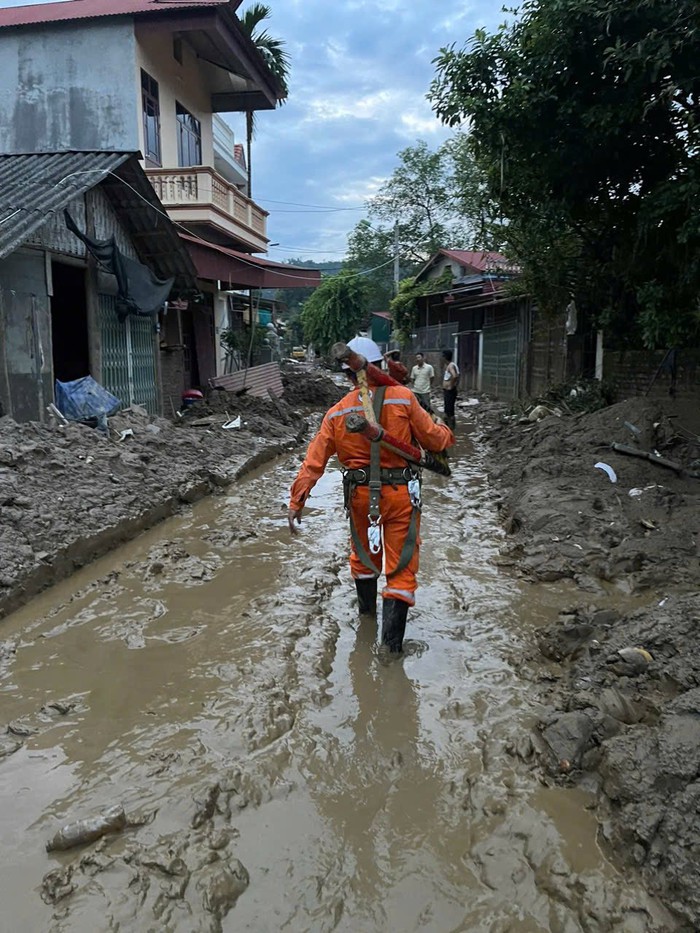Tổng công ty Điện lực miền Bắc: 56 năm một chặng đường đầy tự hào- Ảnh 6.