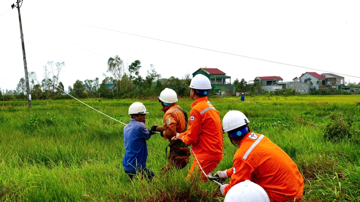 Tổng công ty Điện lực miền Bắc: 56 năm một chặng đường đầy tự hào- Ảnh 7.