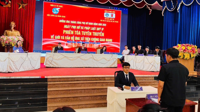 Học sinh được tuyên truyền pháp luật về văn hoá ứng xử trên không gian mạng lồng ghép Bình đẳng giới- Ảnh 2. Học sinh được tuyên truyền pháp luật về văn hoá ứng xử trên không gian mạng lồng ghép Bình đẳng giới- Ảnh 2.