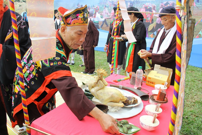 Độc đáo lễ Cấp sắc của người Sán Dìu tỉnh Thái Nguyên- Ảnh 3.