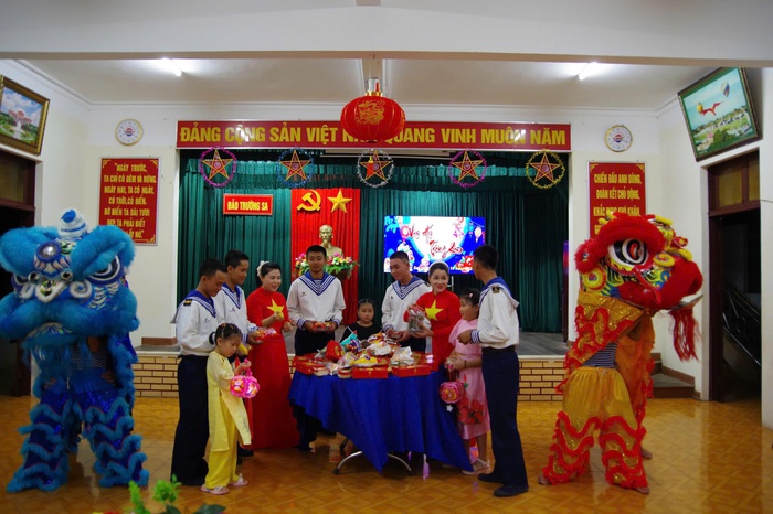 Trung thu rộn ràng, ấm áp ở Trường Sa- Ảnh 4.