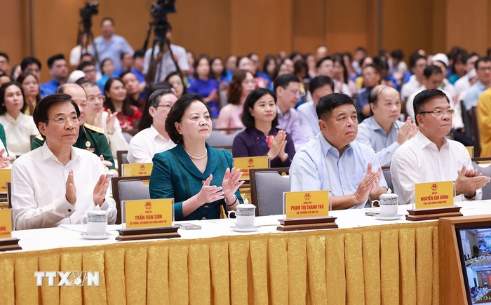 Thủ tướng phát động đợt thi đua cao điểm lập thành tích chào mừng Đại hội XIV của Đảng- Ảnh 3. Thủ tướng phát động đợt thi đua cao điểm lập thành tích chào mừng Đại hội XIV của Đảng- Ảnh 3.