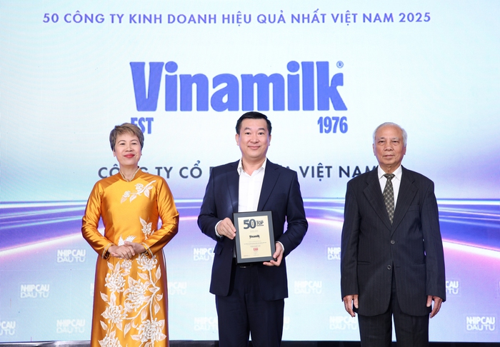 Vinamilk lần thứ 14 liên tiếp được vinh danh TOP50 công ty kinh doanh hiệu quả nhất Việt Nam - Ảnh 1.
