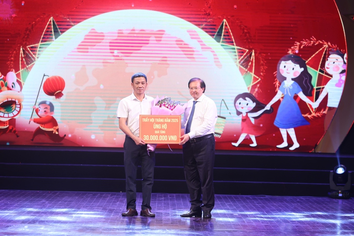 Chủ tịch Hội LHPN Việt Nam Nguyễn Thị Tuyến dự chương trình "Trẩy hội trăng rằm 2025"- Ảnh 2.