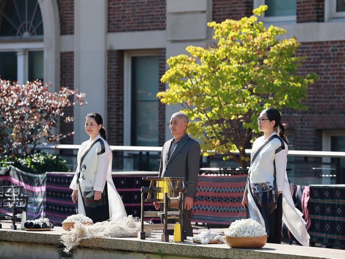 Nhà thiết kế Minh Hạnh "kể chuyện" di sản Việt ở New York- Ảnh 2.