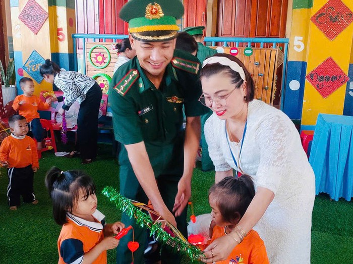 Rộn rã "Biên cương - Đêm hội trăng rằm" nơi mưa lũ vừa đi qua- Ảnh 6.