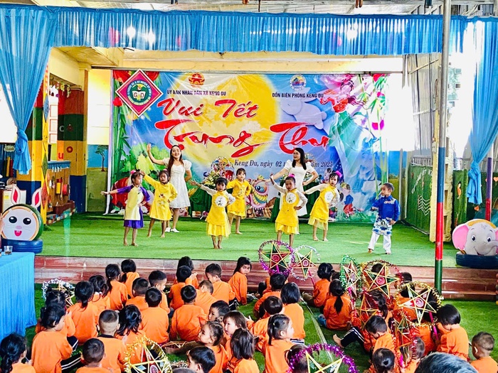 Rộn rã "Biên cương - Đêm hội trăng rằm" nơi mưa lũ vừa đi qua- Ảnh 2.