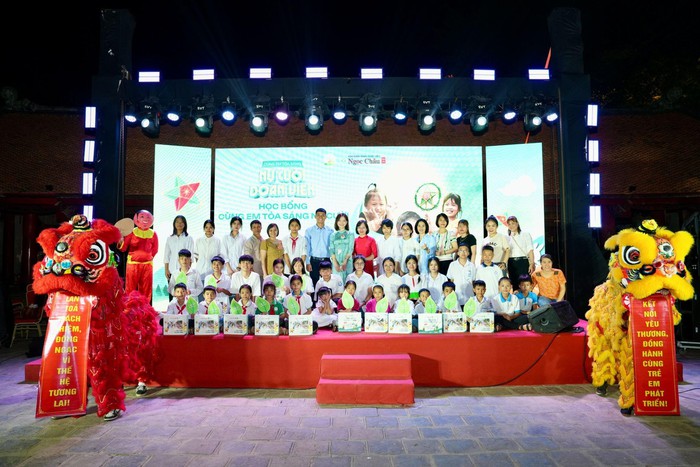 Kem đánh răng dược liệu Ngọc Châu và “Cặp lá yêu thương” chung tay thắp sáng nụ cười trẻ thơ- Ảnh 1. Kem đánh răng dược liệu Ngọc Châu và “Cặp lá yêu thương” chung tay thắp sáng nụ cười trẻ thơ- Ảnh 1.