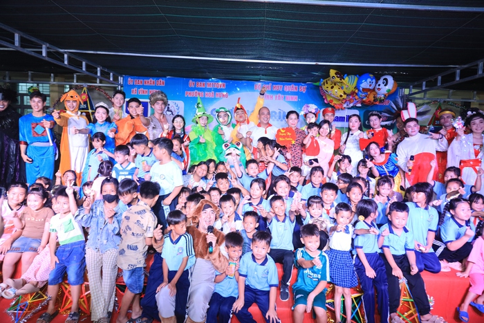 Vinamilk thắp sáng mùa trăng, gửi trọn yêu thương đến trẻ em Việt- Ảnh 4. Vinamilk thắp sáng mùa trăng, gửi trọn yêu thương đến trẻ em Việt- Ảnh 4.