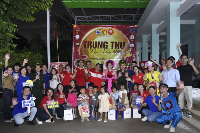 Vinamilk thắp sáng mùa trăng, gửi trọn yêu thương đến trẻ em Việt- Ảnh 5. Vinamilk thắp sáng mùa trăng, gửi trọn yêu thương đến trẻ em Việt- Ảnh 5.