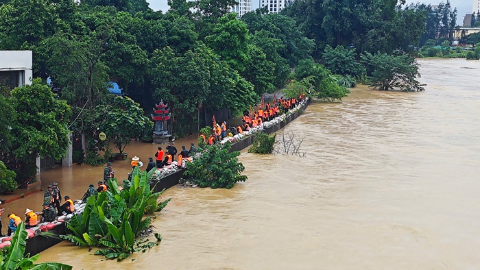 Hội LHPN tỉnh Thái Nguyên kích hoạt “hậu cần tại chỗ”, sơ tán dân, đảm bảo an sinh trong bão số 11- Ảnh 4.