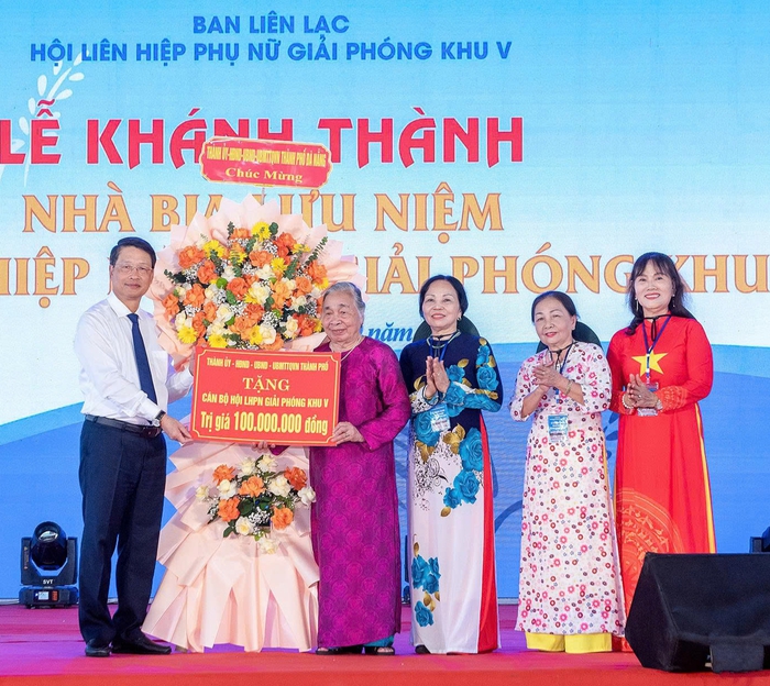 Đà Nẵng: Khánh thành Nhà bia Hội LHPN Giải phóng Khu V- Ảnh 1.