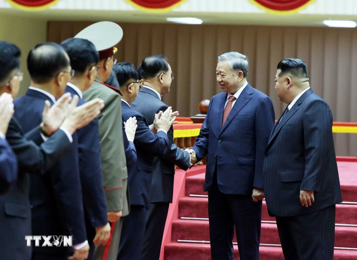 Lễ đón trọng thể Tổng Bí thư Tô Lâm thăm cấp Nhà nước tới Cộng hòa Dân chủ Nhân dân Triều Tiên- Ảnh 12. Lễ đón trọng thể Tổng Bí thư Tô Lâm thăm cấp Nhà nước tới Cộng hòa Dân chủ Nhân dân Triều Tiên- Ảnh 12.