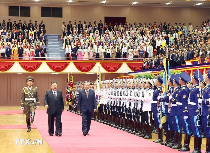 Lễ đón trọng thể Tổng Bí thư Tô Lâm thăm cấp Nhà nước tới Cộng hòa Dân chủ Nhân dân Triều Tiên- Ảnh 4. Lễ đón trọng thể Tổng Bí thư Tô Lâm thăm cấp Nhà nước tới Cộng hòa Dân chủ Nhân dân Triều Tiên- Ảnh 4.
