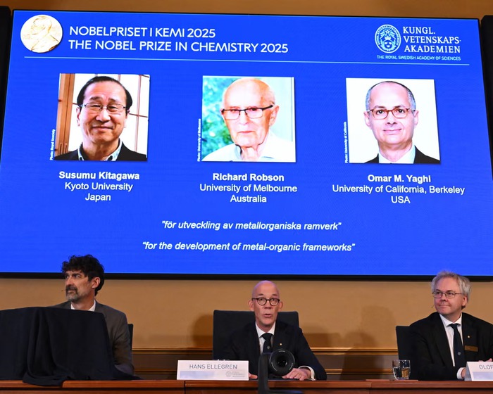 GS. Omar M. Yaghi - Chủ nhân Giải thưởng VinFuture nhận Giải Nobel Hóa học 2025- Ảnh 1. GS. Omar M. Yaghi - Chủ nhân Giải thưởng VinFuture nhận Giải Nobel Hóa học 2025- Ảnh 1.