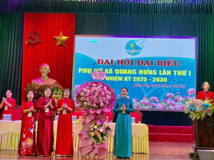 Phụ nữ xã Quang Hưng quyết tâm thực hiện hiệu quả phong trào Xây dựng người Phụ nữ Việt Nam thời đại mới- Ảnh 1. Phụ nữ xã Quang Hưng quyết tâm thực hiện hiệu quả phong trào Xây dựng người Phụ nữ Việt Nam thời đại mới- Ảnh 1.