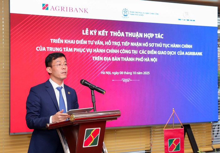 Agribank hợp táchỗ trợ người dân thực hiện dịch vụ công tại điểm giao dịch của ngân hàng- Ảnh 3. Agribank hợp táchỗ trợ người dân thực hiện dịch vụ công tại điểm giao dịch của ngân hàng- Ảnh 3.