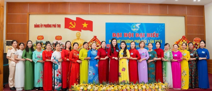 Hỗ trợ phụ nữ phát triển toàn diện, phát huy vai trò trong kỷ nguyên mới- Ảnh 1. Hỗ trợ phụ nữ phát triển toàn diện, phát huy vai trò trong kỷ nguyên mới- Ảnh 1.