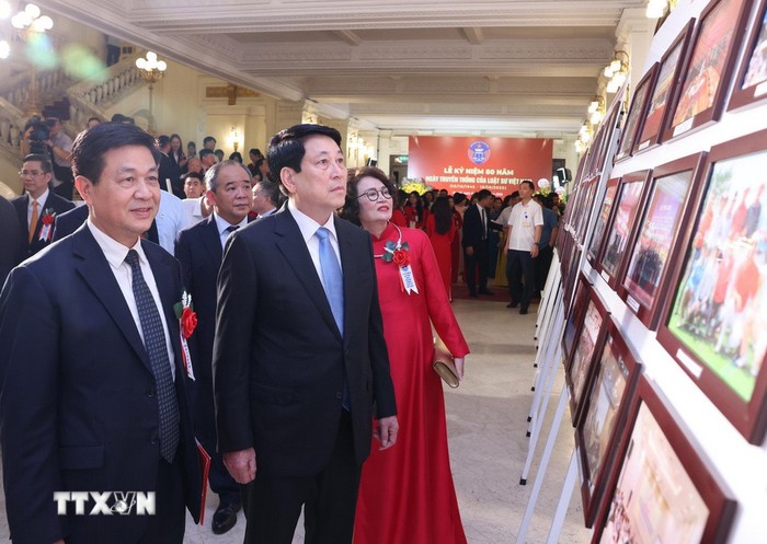 "Phát triển đội ngũ luật sư có đạo đức trong sáng, giỏi chuyên môn nghiệp vụ"- Ảnh 1. "Phát triển đội ngũ luật sư có đạo đức trong sáng, giỏi chuyên môn nghiệp vụ"- Ảnh 1.