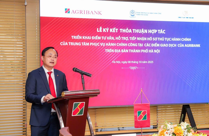Agribank hợp táchỗ trợ người dân thực hiện dịch vụ công tại điểm giao dịch của ngân hàng- Ảnh 2. Agribank hợp táchỗ trợ người dân thực hiện dịch vụ công tại điểm giao dịch của ngân hàng- Ảnh 2.