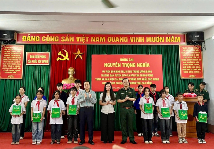 Phụ nữ Cao Bằng dốc sức tái thiết đời sống sau trận lũ lịch sử- Ảnh 1. Phụ nữ Cao Bằng dốc sức tái thiết đời sống sau trận lũ lịch sử- Ảnh 1.