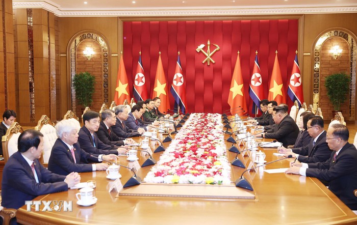 Tổng Bí thư Tô Lâm hội đàm với Tổng Bí thư, Chủ tịch Quốc vụ CHDCND Triều Tiên Kim Jong Un- Ảnh 1. Tổng Bí thư Tô Lâm hội đàm với Tổng Bí thư, Chủ tịch Quốc vụ CHDCND Triều Tiên Kim Jong Un- Ảnh 1.