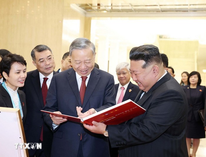 Tổng Bí thư Tô Lâm hội đàm với Tổng Bí thư, Chủ tịch Quốc vụ CHDCND Triều Tiên Kim Jong Un- Ảnh 6. Tổng Bí thư Tô Lâm hội đàm với Tổng Bí thư, Chủ tịch Quốc vụ CHDCND Triều Tiên Kim Jong Un- Ảnh 6.