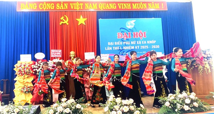 Đắk Lắk: Tổ chức thành công Đại hội đại biểu phụ nữ xã, phường nhiệm kỳ 2025-2030- Ảnh 4. Đắk Lắk: Tổ chức thành công Đại hội đại biểu phụ nữ xã, phường nhiệm kỳ 2025-2030- Ảnh 4.