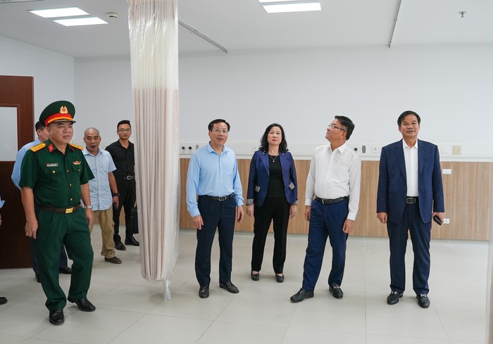 Luân chuyển cán bộ, bác sĩ chuyên môn cao về cơ sở 2 Bệnh viện Bạch Mai và Việt Đức- Ảnh 1. Luân chuyển cán bộ, bác sĩ chuyên môn cao về cơ sở 2 Bệnh viện Bạch Mai và Việt Đức- Ảnh 1.