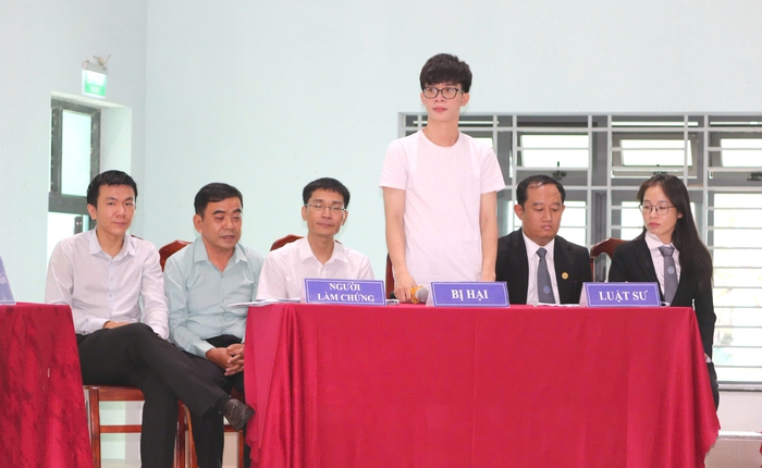 Nhận án phạt vì đánh bạn trong trường học- Ảnh 3. Nhận án phạt vì đánh bạn trong trường học- Ảnh 3.