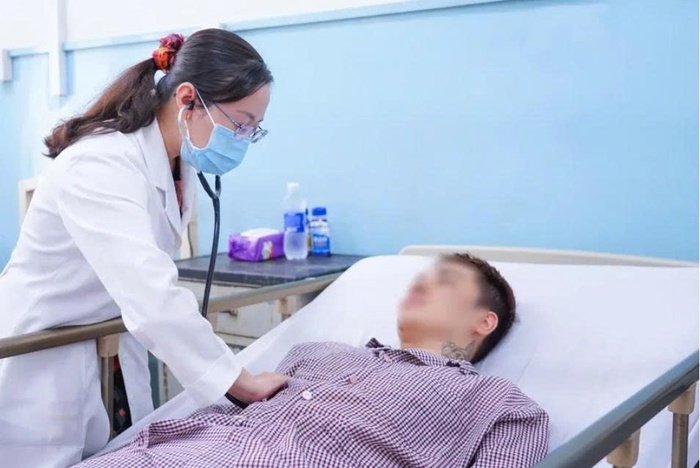 Cục An toàn thực phẩm yêu cầu điều tra vụ nghi ngộ độc bánh mì khiến hơn 230 người nhập viện- Ảnh 2.