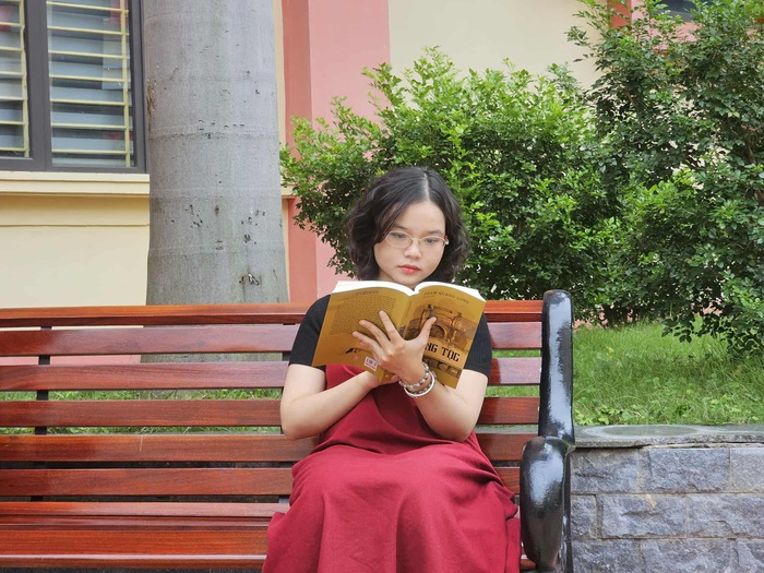 Hơn 300 sinh viên giao lưu giới thiệu sách của Nhà văn Phạm Quang Long- Ảnh 3.