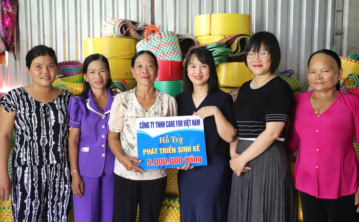 Trao vốn cho 12 hộ hợp tác, hộ gia đình ở Vĩnh Long - Ảnh 5.