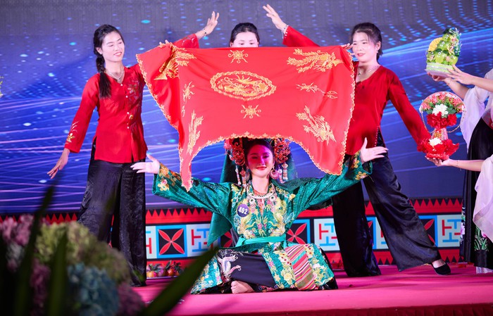 Bước vào vòng thi Tài năng, thể hiện năng khiếu ca hát, múa, chơi nhạc cụ… nhằm tìm ra những gương mặt không chỉ xinh đẹp mà còn bản lĩnh, giàu cảm xúc và có dấu ấn riêng trên hành trình chinh phục vương miện