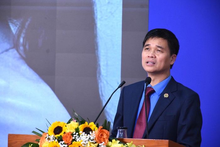 Trao gần 300 triệu đồng giải thưởng Cuộc thi tìm hiểu Luật Công đoàn, Luật Bảo hiểm xã hội 2024- Ảnh 1.