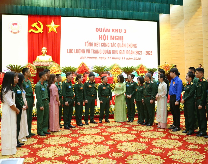 Phụ nữ Quân khu 3 góp phần cùng các tổ chức quần chúng xây dựng lượng vũ trang vững mạnh, toàn diện- Ảnh 4.