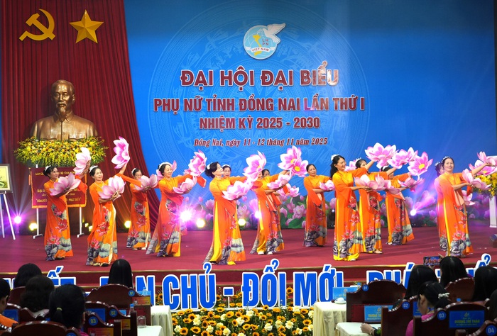 Hơn 300 đại biểu dự Đại hội phụ nữ tỉnh Đồng Nai lần thứ I, nhiệm kỳ 2025-2030 - Ảnh 6.