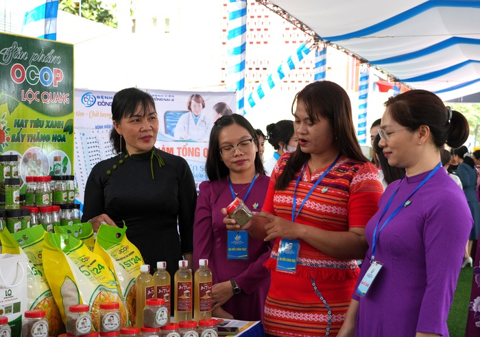 Hơn 300 đại biểu dự Đại hội phụ nữ tỉnh Đồng Nai lần thứ I, nhiệm kỳ 2025-2030 - Ảnh 9.