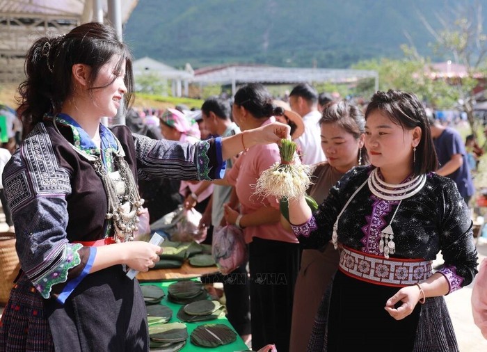Bộ Công Thương tạo cầu nối, mở rộng tiêu thụ sản phẩm khu vực dân tộc thiểu số và miền núi phía Bắc - Ảnh 1.