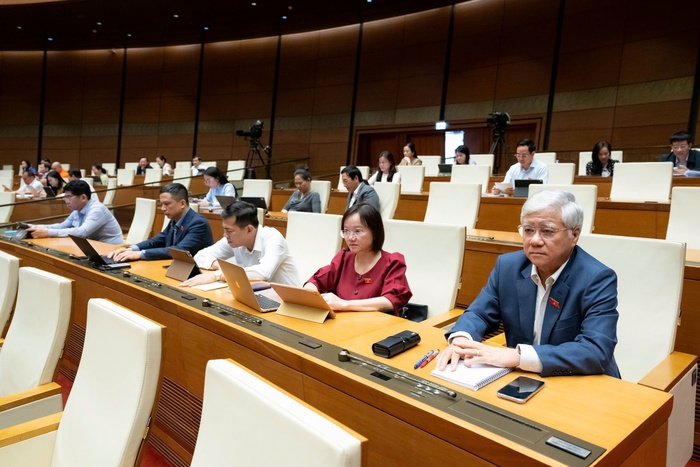 Đại biểu Quốc hội lo ngại khi giá vận chuyển cấp cứu mỗi nơi một kiểu- Ảnh 1.