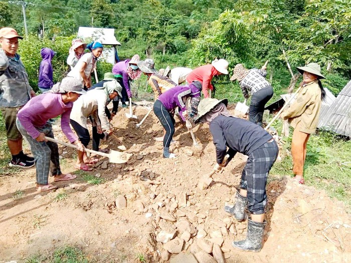 Trao "chìa khóa" thoát nghèo cho phụ nữ vùng cao Lượng Minh- Ảnh 4. Trao "chìa khóa" thoát nghèo cho phụ nữ vùng cao Lượng Minh- Ảnh 4.