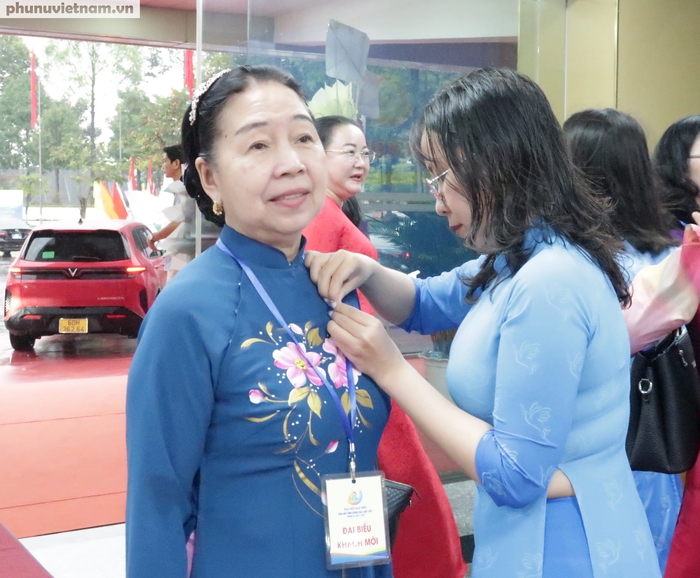310 đại biểu dự Đại hội đại biểu Phụ nữ tỉnh Đồng Nai lần thứ I- Ảnh 4.