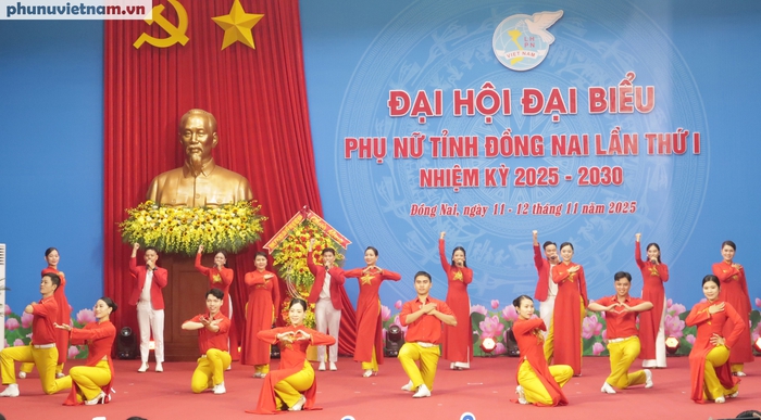 310 đại biểu dự Đại hội đại biểu Phụ nữ tỉnh Đồng Nai lần thứ I- Ảnh 5.