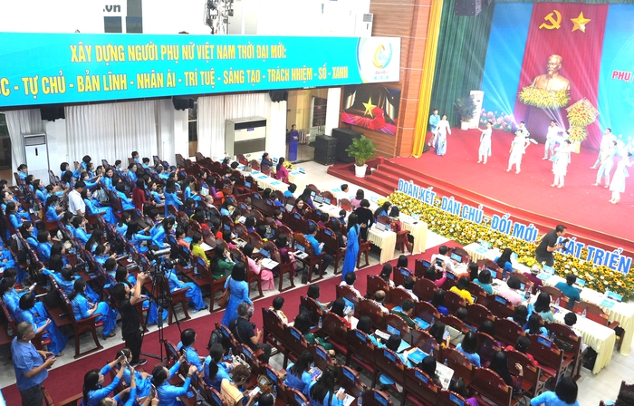 310 đại biểu dự Đại hội đại biểu Phụ nữ tỉnh Đồng Nai lần thứ I- Ảnh 2.