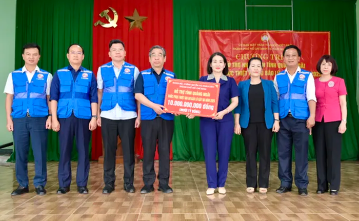 TPHCM: Doanh nghiệp, đơn vị tiếp tục ủng hộ đồng bào vùng bão lũ hơn 4 tỷ đồng - Ảnh 8.