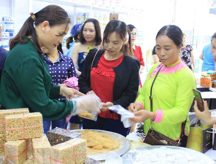 Bộ Công Thương tạo cầu nối, mở rộng tiêu thụ sản phẩm khu vực dân tộc thiểu số và miền núi phía Bắc - Ảnh 2.