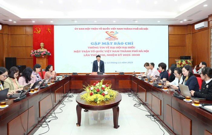 Hà Nội: Phấn đấu 90% cán bộ, công chức trở thành "cán bộ Mặt trận số"- Ảnh 1. Hà Nội: Phấn đấu 90% cán bộ, công chức trở thành "cán bộ Mặt trận số"- Ảnh 1.