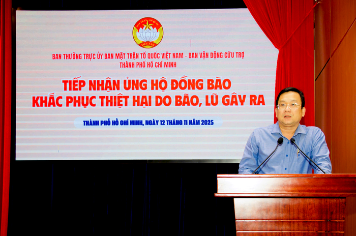 TPHCM: Doanh nghiệp, đơn vị tiếp tục ủng hộ đồng bào vùng bão lũ hơn 4 tỷ đồng - Ảnh 1.