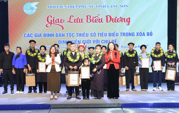 Lạng Sơn đưa bình đẳng giới thành trục xuyên suốt, giúp 3.840 hộ phụ nữ thoát nghèo- Ảnh 1.